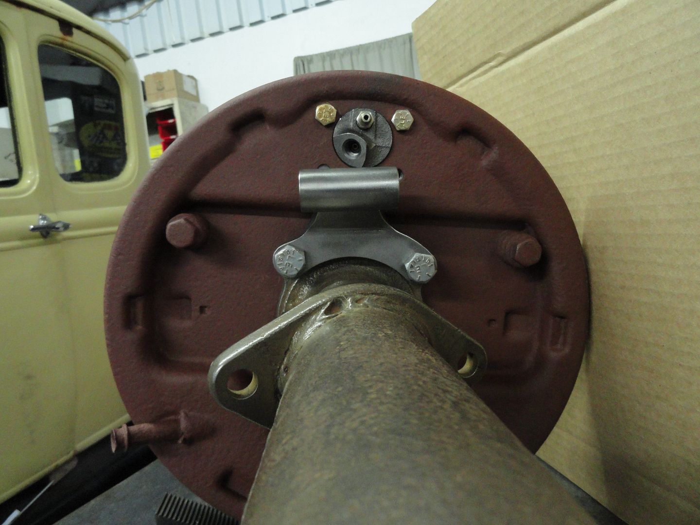 spring perch mounts for quick change banjo with torque tube or open